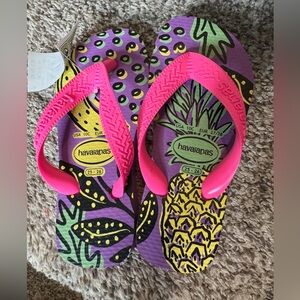 HAVAIANAS NWT Girls Purple Pink Pineapple Flip Flops Size 10C‎ Summer Beach Pool